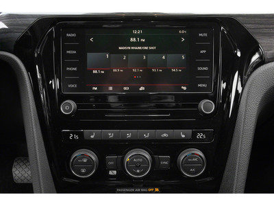 2022 Volkswagen Passat 2.0T SE Auto