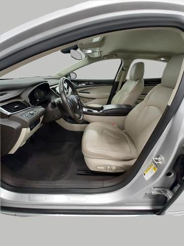 2017 Buick LaCrosse 4dr Sdn Essence FWD