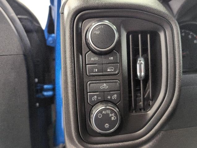 2023 Chevrolet Silverado 1500 4WD Crew Cab 147 Custom