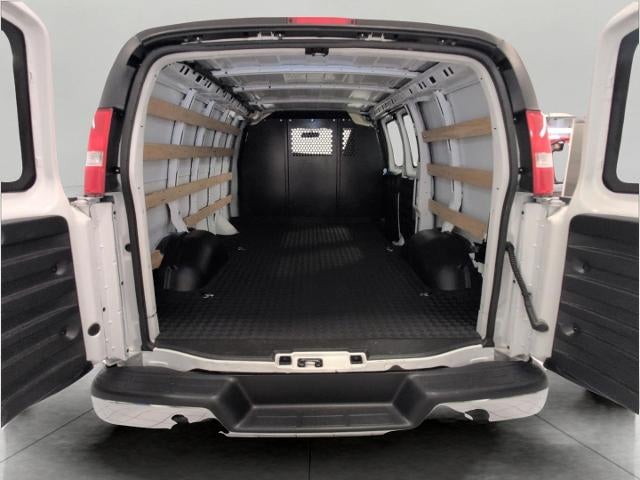 2025 Chevrolet Express Cargo RWD 2500 135