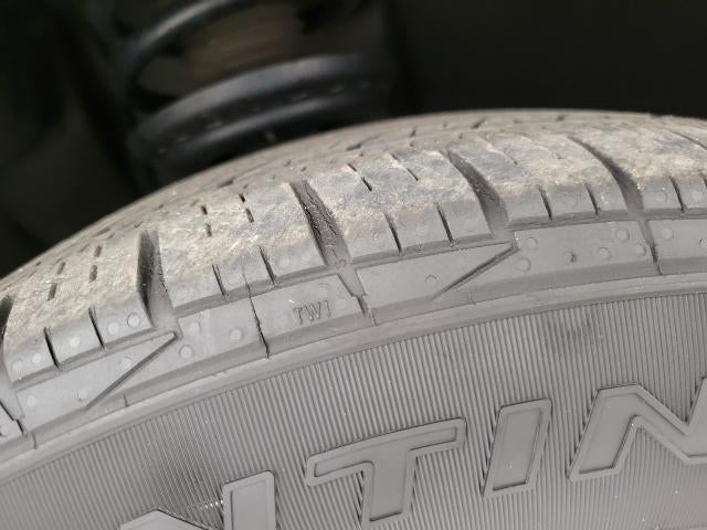 2023 Chevrolet Traverse AWD 4dr LT Leather