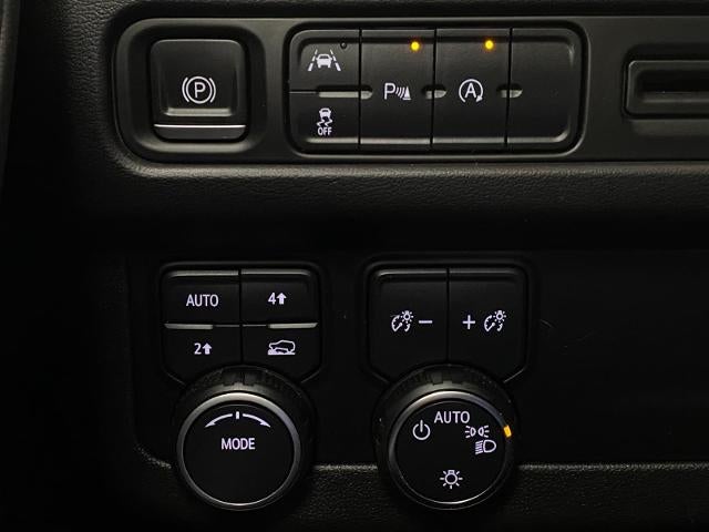 2023 Chevrolet Suburban 4WD 4dr RST