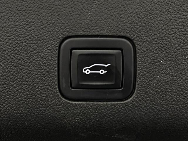 2023 Chevrolet Suburban 4WD 4dr RST