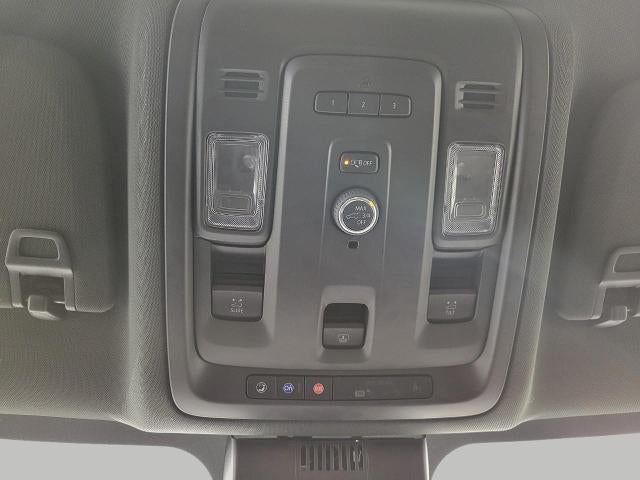 2023 Chevrolet Suburban 4WD 4dr RST