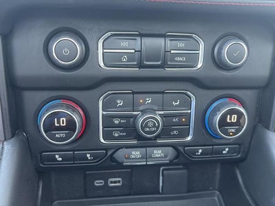 2023 Chevrolet Suburban 4WD 4dr RST