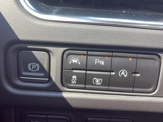 2023 Chevrolet Suburban 4WD 4dr RST