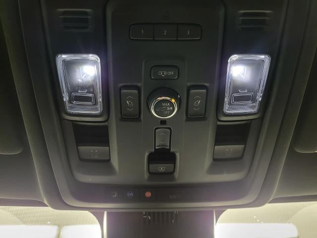2023 Chevrolet Suburban 4WD 4dr High Country