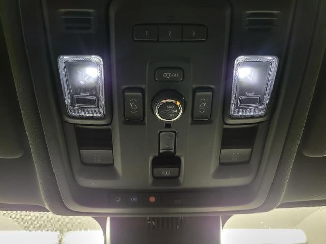 2023 Chevrolet Suburban 4WD 4dr High Country