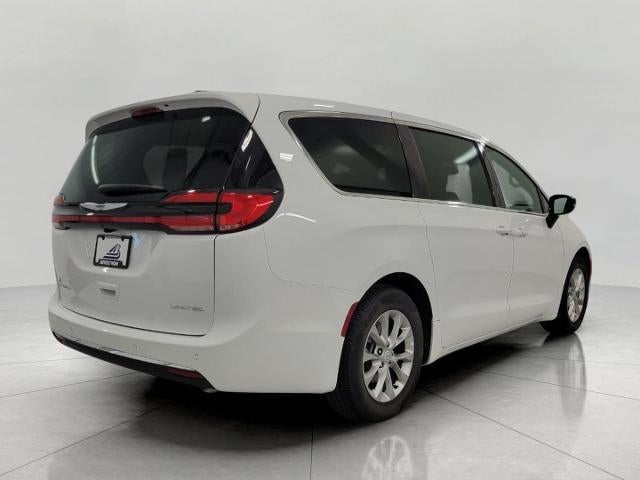 2026 Chrysler Pacifica Limited FWD