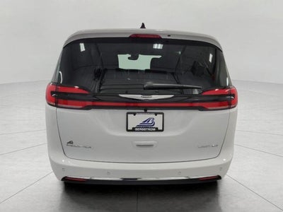 2026 Chrysler Pacifica Limited FWD
