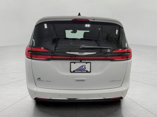 2026 Chrysler Pacifica Limited FWD