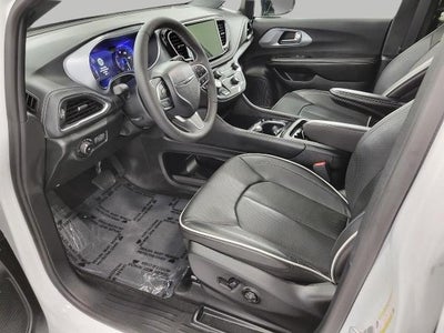 2026 Chrysler Pacifica Limited FWD