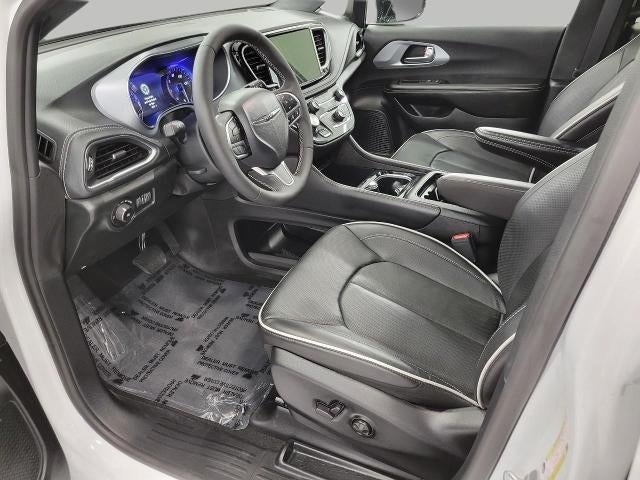 2026 Chrysler Pacifica Limited FWD