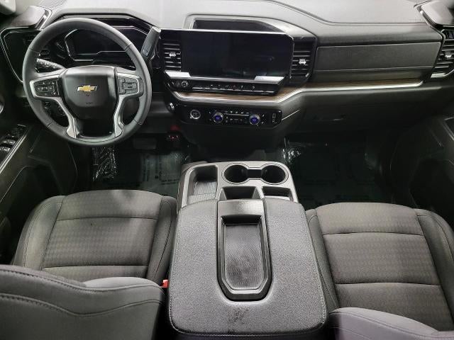 2022 Chevrolet Silverado 1500 4WD Crew Cab 147 LT w/1LT