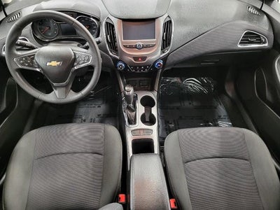 2017 Chevrolet Cruze 4dr HB 1.4L LT w/1SD