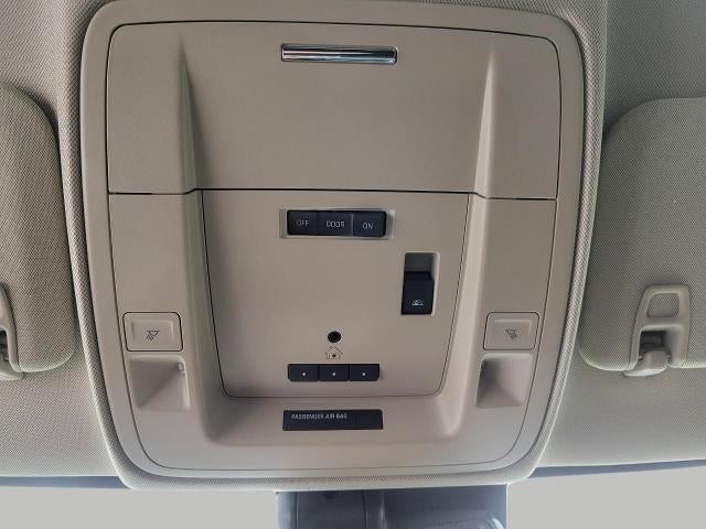 2018 Chevrolet Silverado 1500 4WD Crew Cab 143.5 High Country