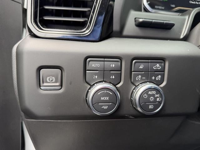 2022 GMC Sierra 1500 4WD Crew Cab 147 AT4