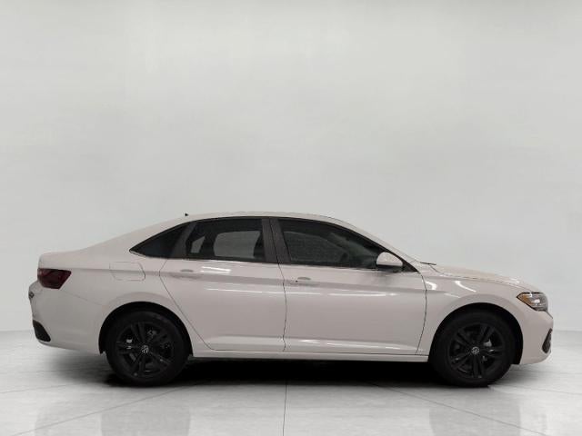2023 Volkswagen Jetta SE Auto