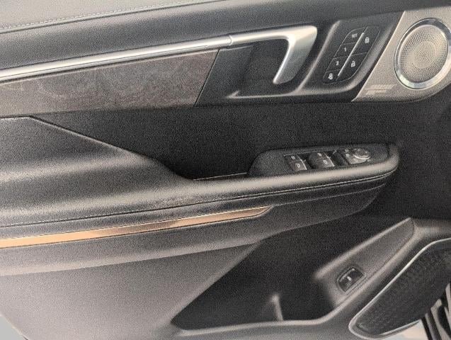 2025 Buick Enclave 4dr Avenir