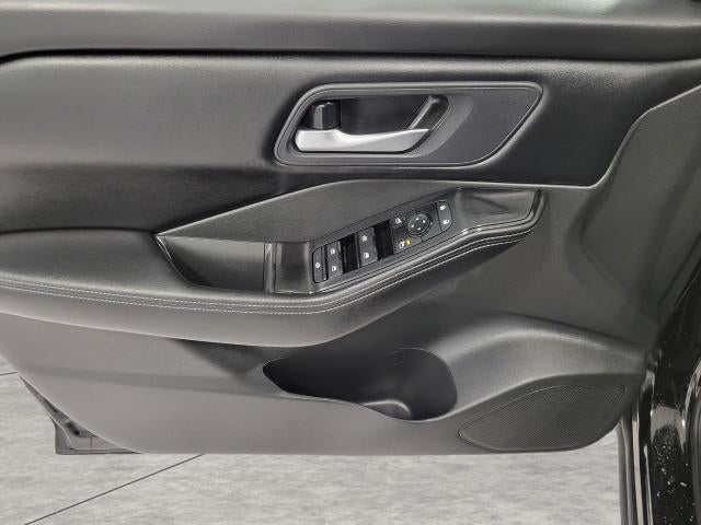 2025 Nissan Rogue AWD SV