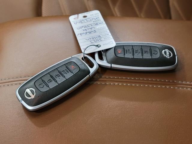 2023 Nissan Pathfinder Platinum 4WD