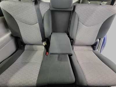 2016 Toyota Prius v 5dr Wgn Three