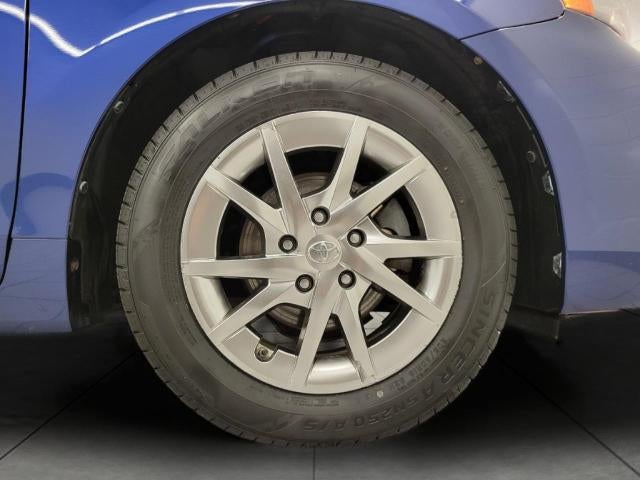 2016 Toyota Prius v 5dr Wgn Three