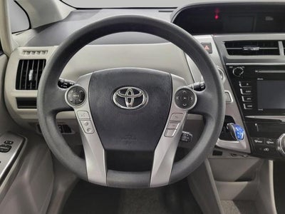 2016 Toyota Prius v 5dr Wgn Three