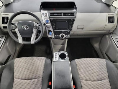 2016 Toyota Prius v 5dr Wgn Three