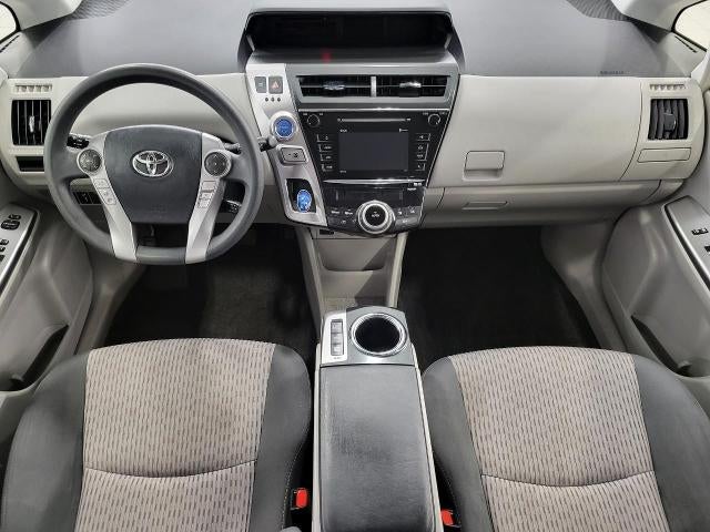 2016 Toyota Prius v 5dr Wgn Three