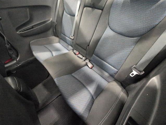 2013 Hyundai Elantra 2dr Auto GS