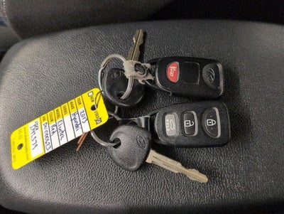 2013 Hyundai Elantra 2dr Auto GS