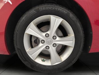 2013 Hyundai Elantra 2dr Auto GS